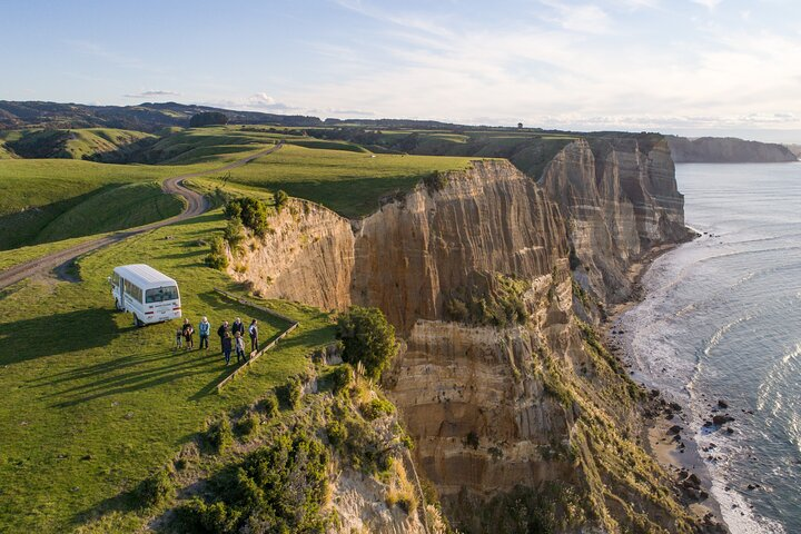Private Tour [3 Days]: Huka Falls, Lake Taupō, Napier, Art Deco, Cape Kidnappers - Photo 1 of 25